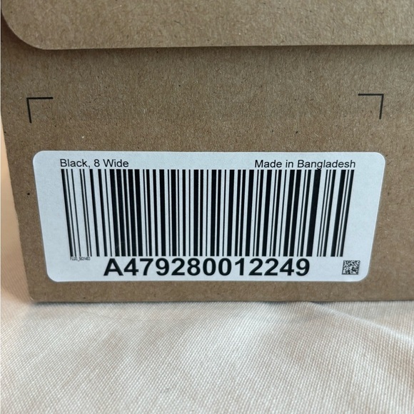 Lume Whole Body Deodorant • Smooth Solid • Soft Powder • 2.6 oz - Picture 2 of 4